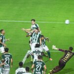 Coritiba venceu a Chapecoense por 2 a 1 e a Chape segue na lanterna